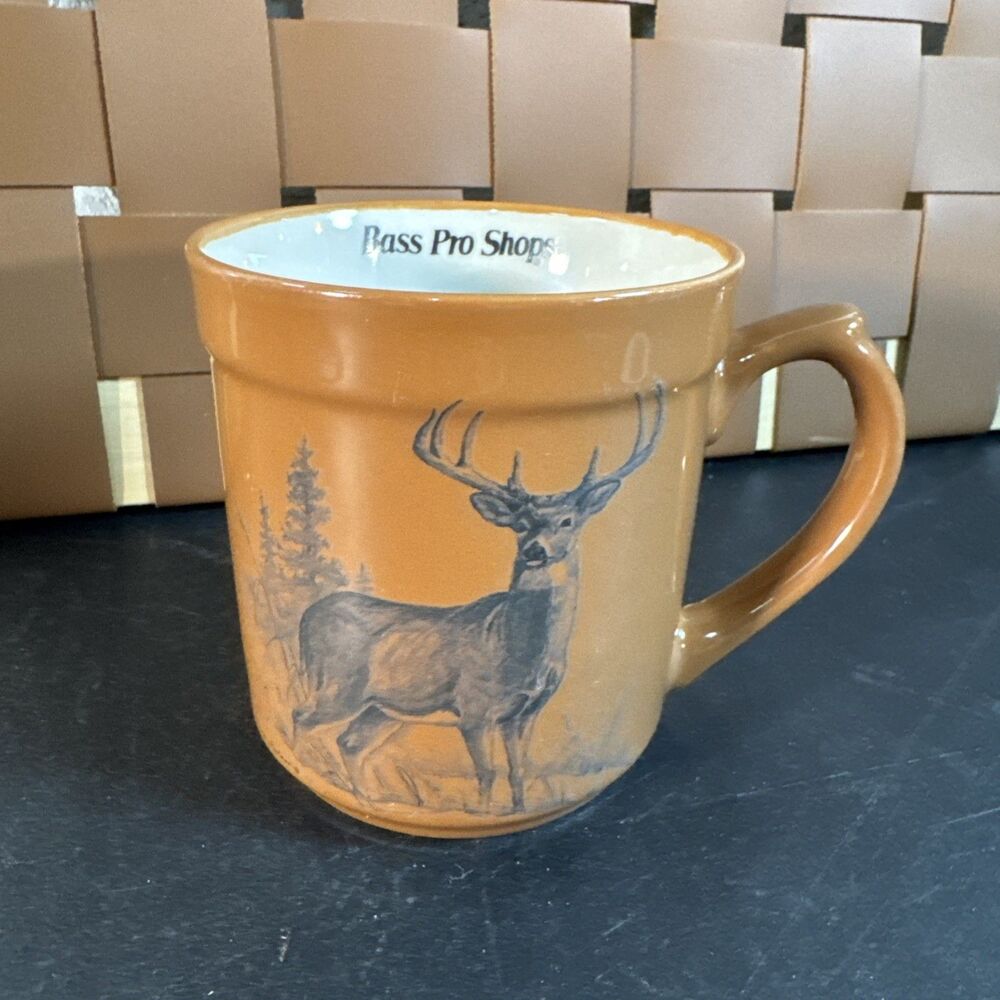 Bass Pro Shops 16 Oz Big Buck 2 Whitetail Deer Trigger Handle Hunting Coffee Mug